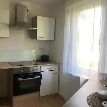 Zentral Sf Apartman *